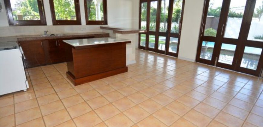 4-bedroom Villa Maeve in Umalas