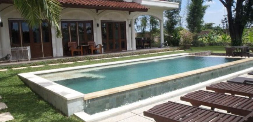 4-bedroom Villa Maeve in Umalas