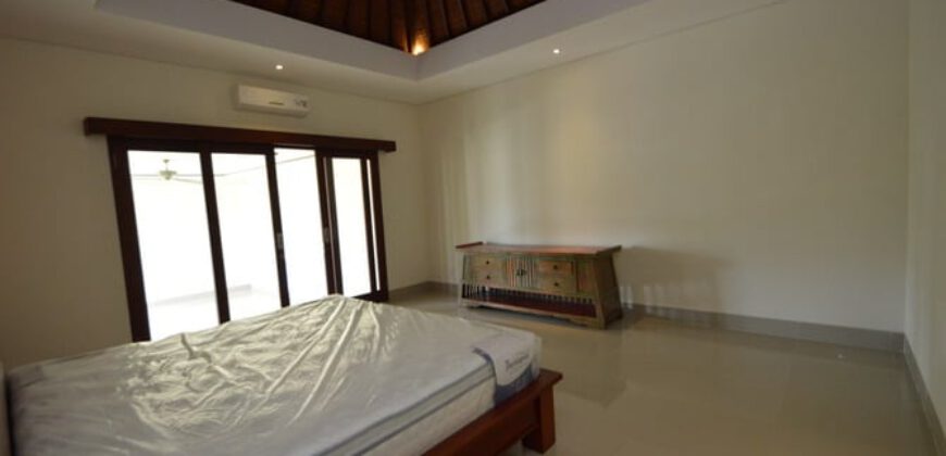 3-bedroom Villa August in Berawa