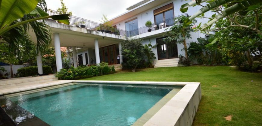 3-bedroom Villa Sloan in Canggu