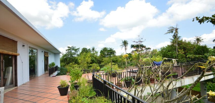 3-bedroom Villa Sloan in Canggu