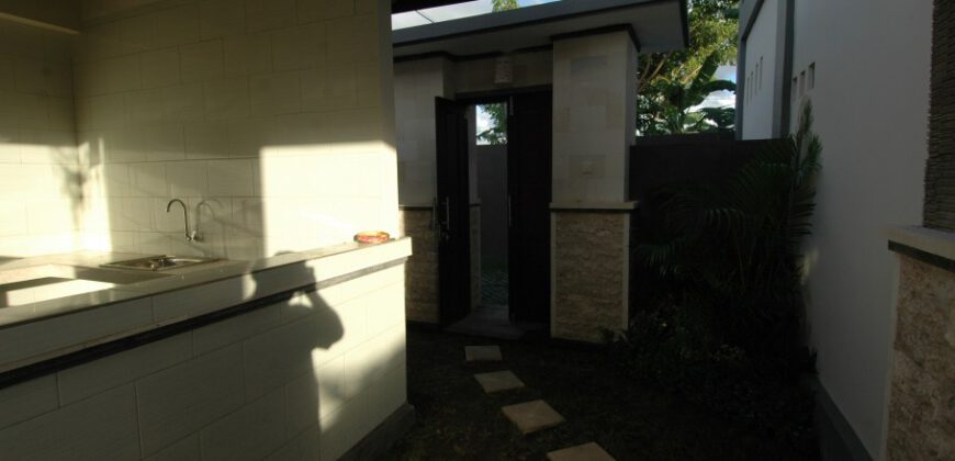 3-bedroom Villa Maui in Berawa
