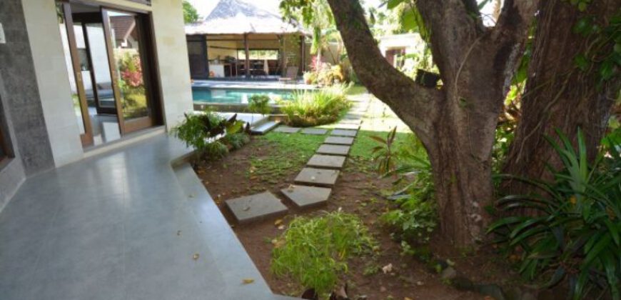 Villa Nadia in Ungasan – AY976