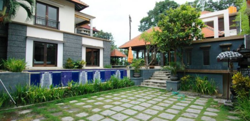 Villa Burbank in Kerobokan – AY372