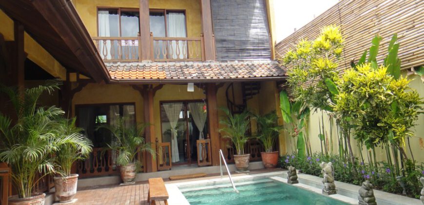 3-bedroom Villa Terbaru in Kerobokan
