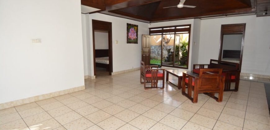 House Dwight in Sanur – AY462