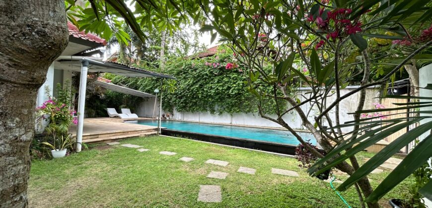 4-Bedroom Beach Side Villa Nyx in Sanur