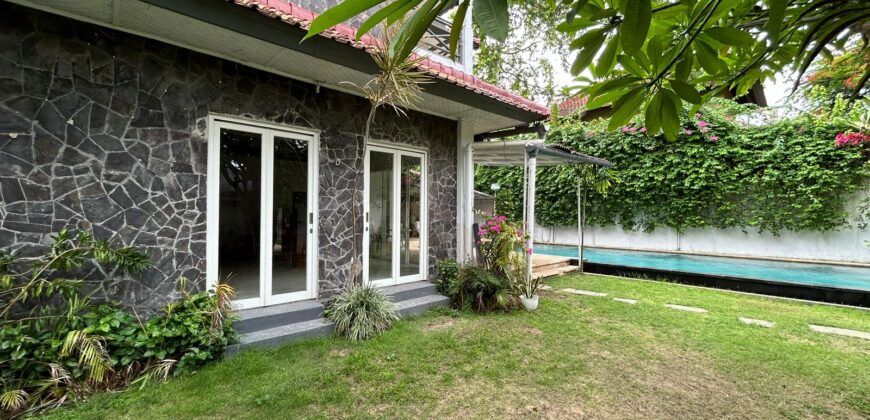 4-Bedroom Beach Side Villa Nyx in Sanur
