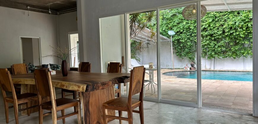 4-Bedroom Beach Side Villa Nyx in Sanur