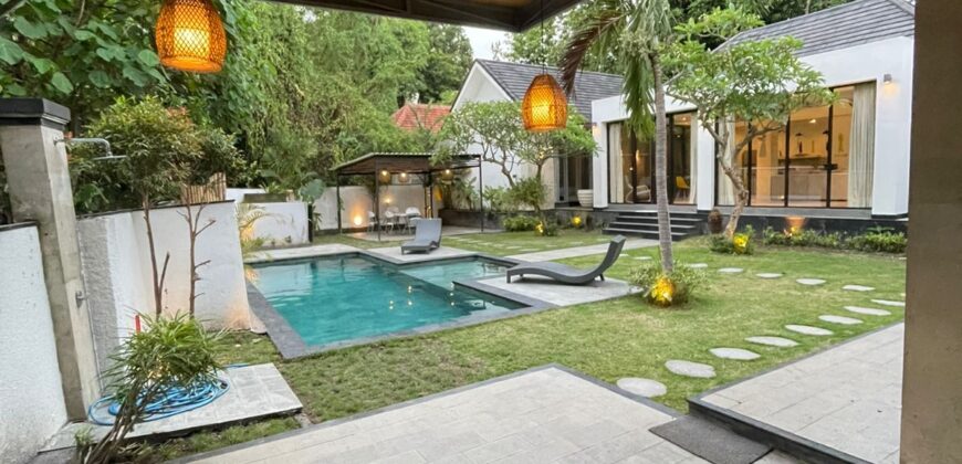 4-Bedroom Villa Fine in Pererenan